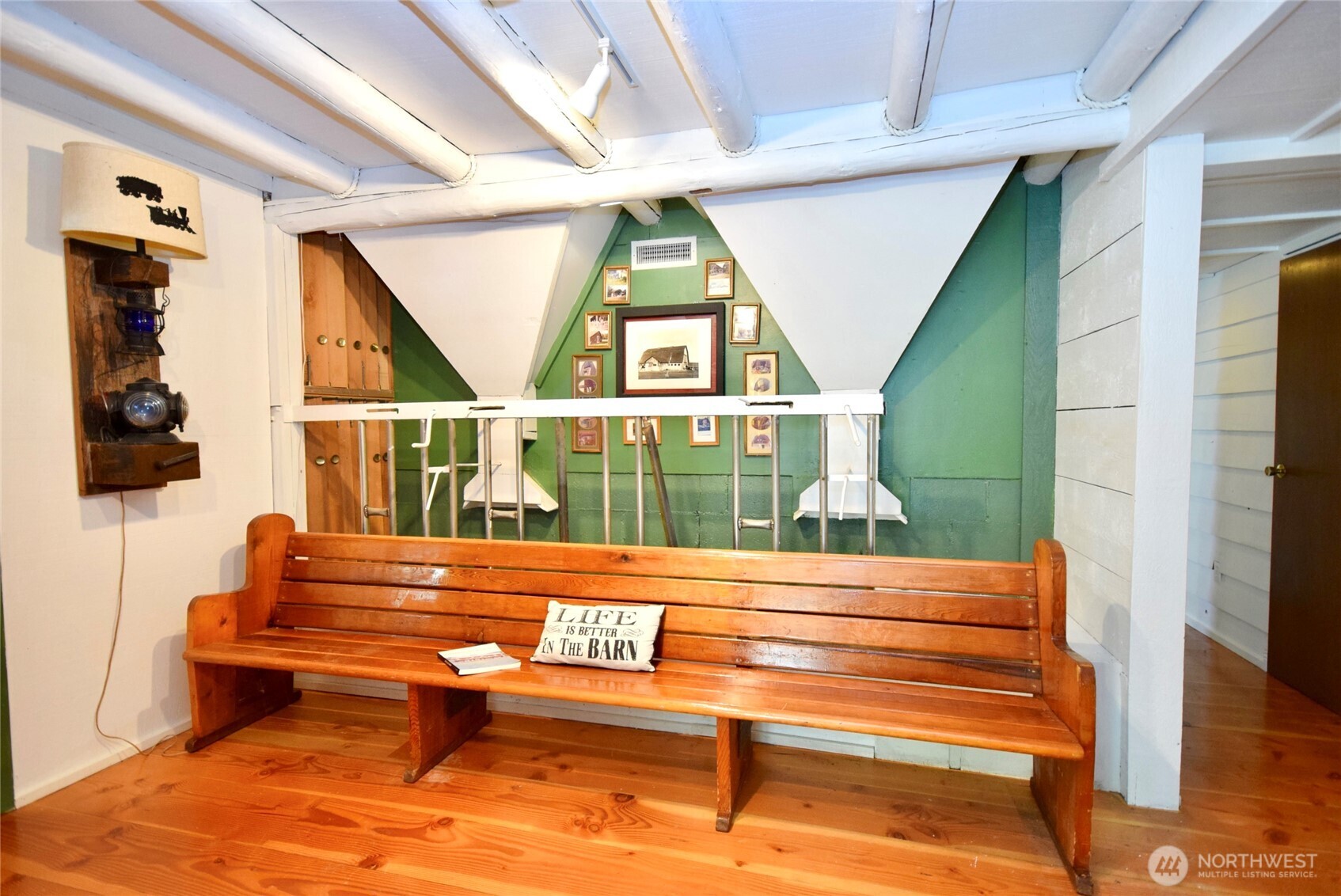 1734 Woodcock Road Property Photo 7