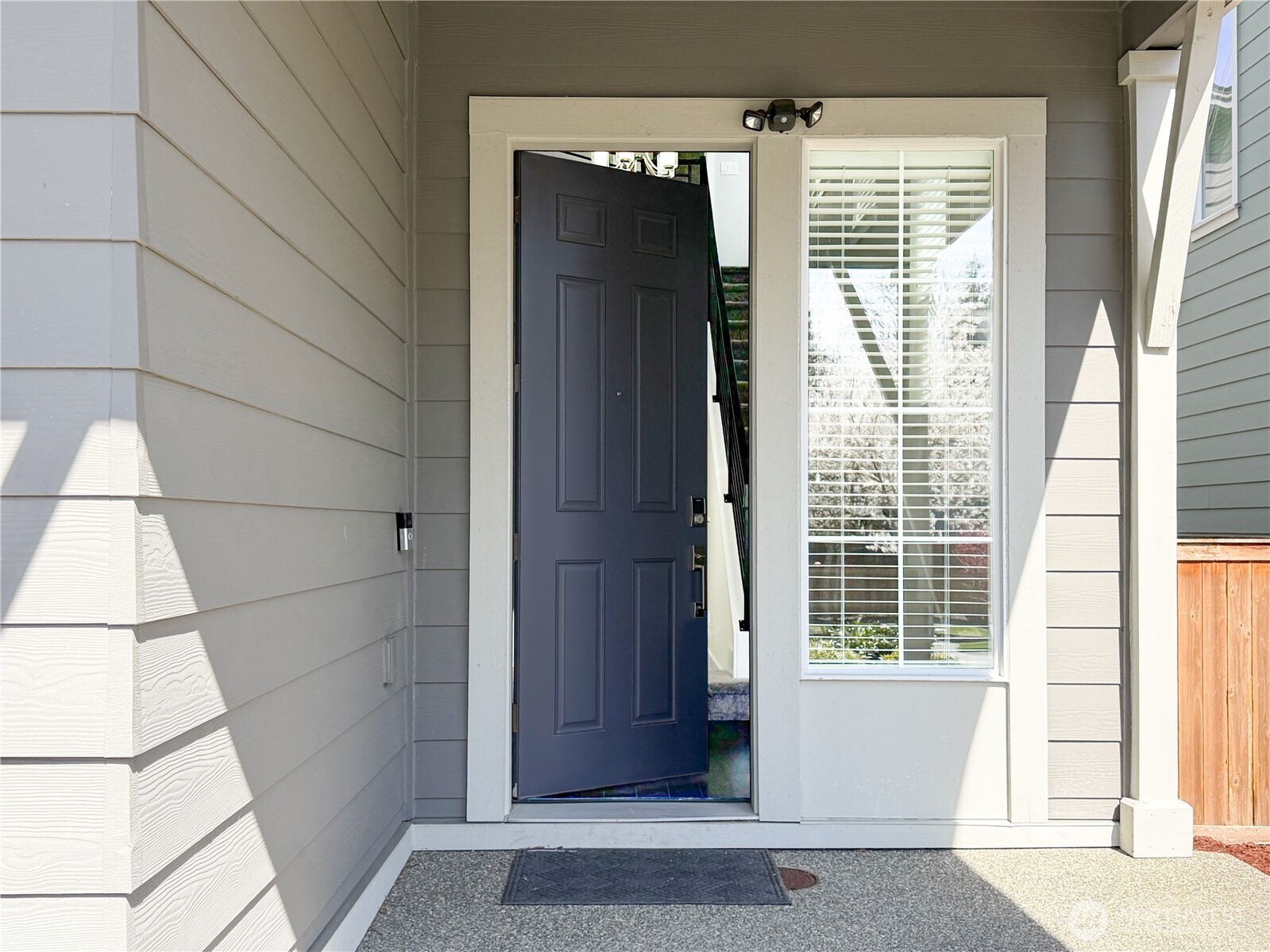 16529 White Mountain Road Property Photo 4