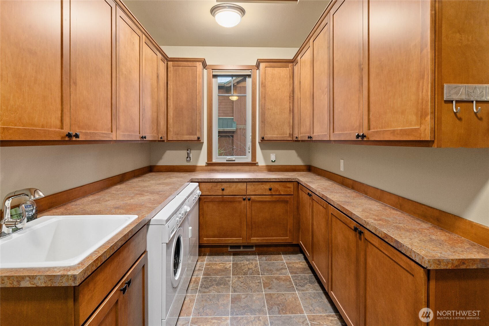 2101 Coal Mine Way Property Photo 31