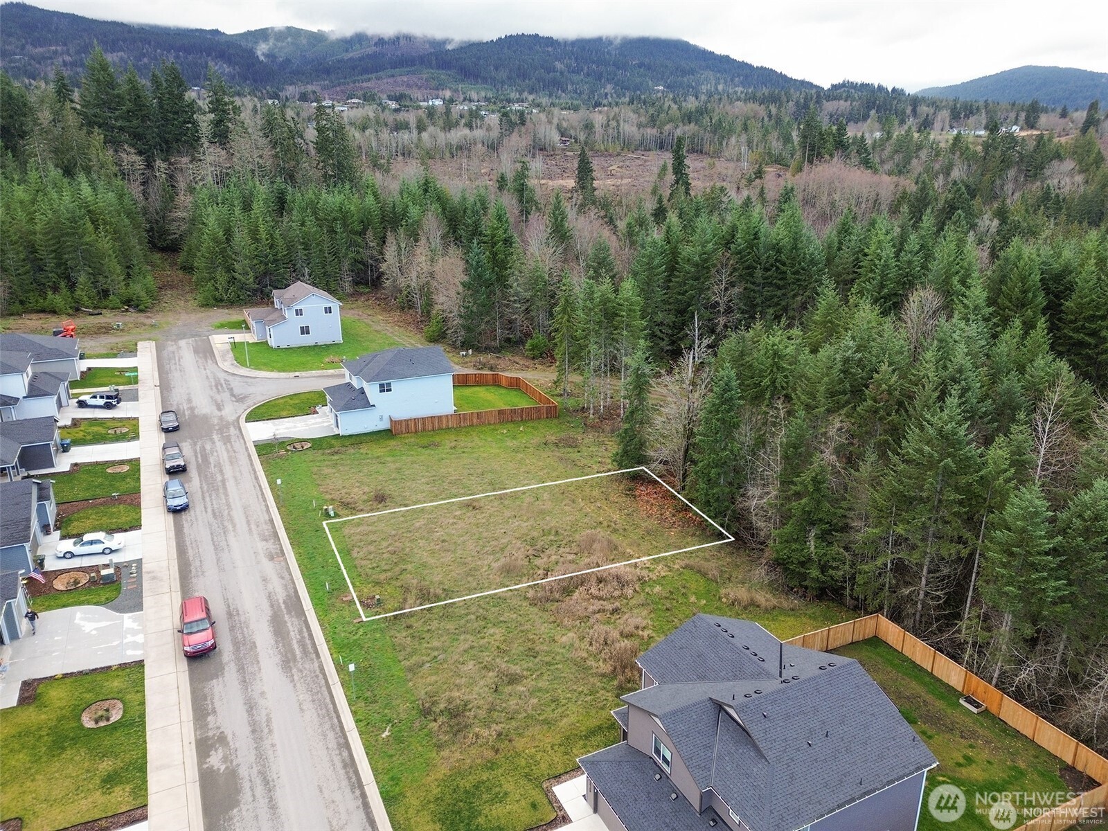 9999 Valley Creek Drive Property Photo 4