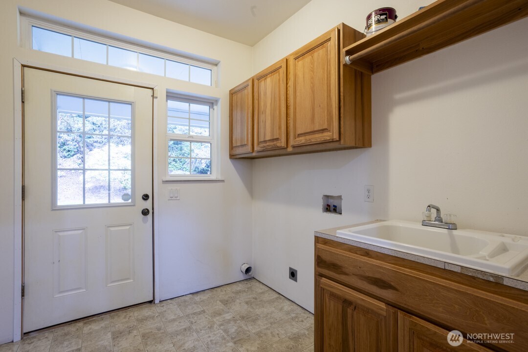 17625 Chummit Lane Property Photo 10