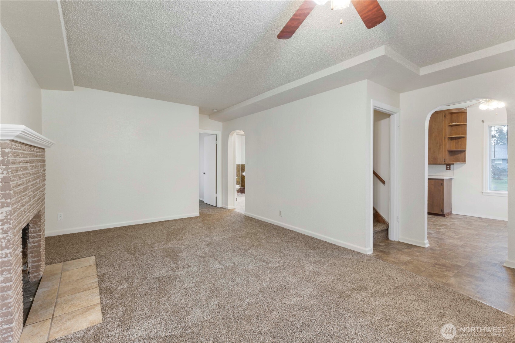 10114 Canyon Road Property Photo 7