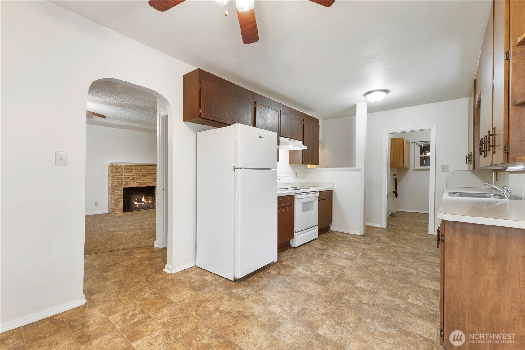 10114 Canyon Road Property Photo 11