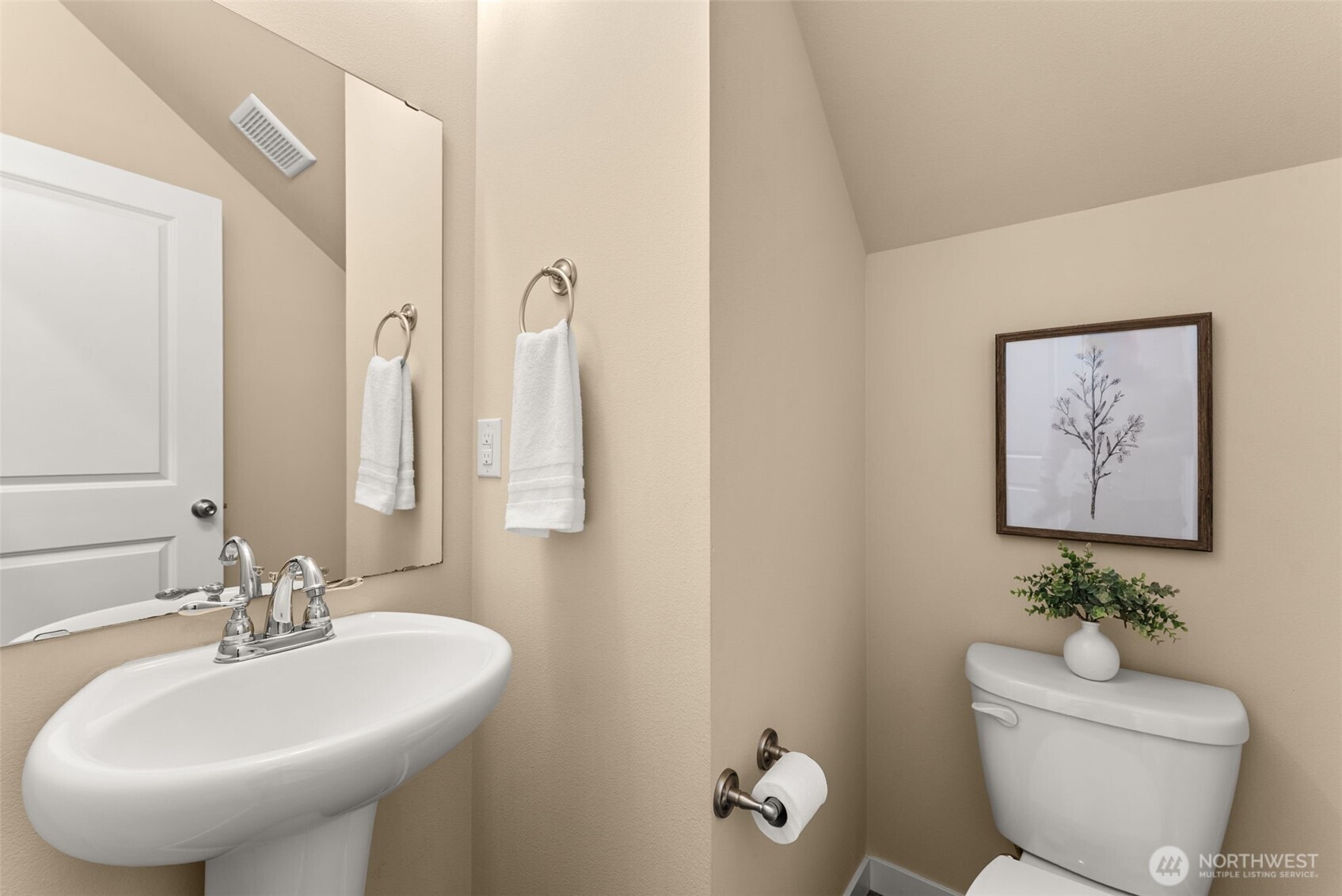 8896 Silverspot Drive Property Photo 9
