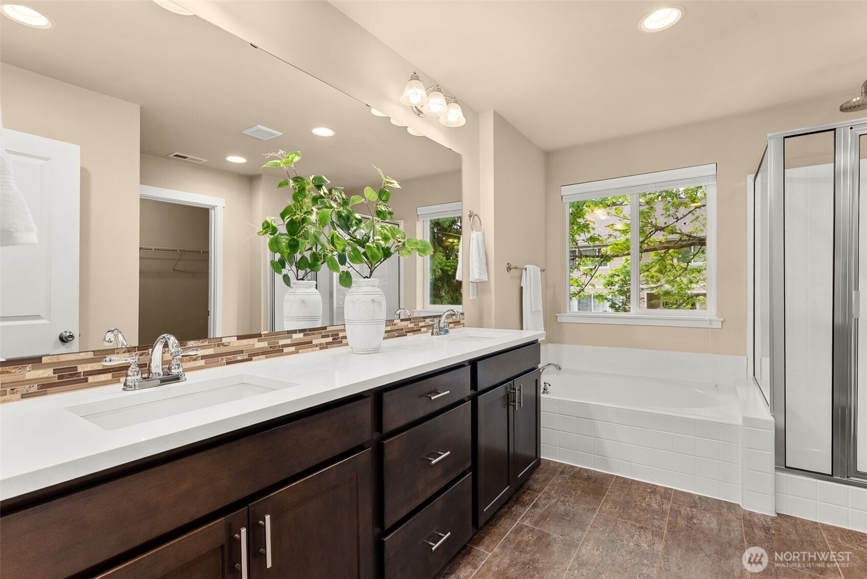 8896 Silverspot Drive Property Photo 14