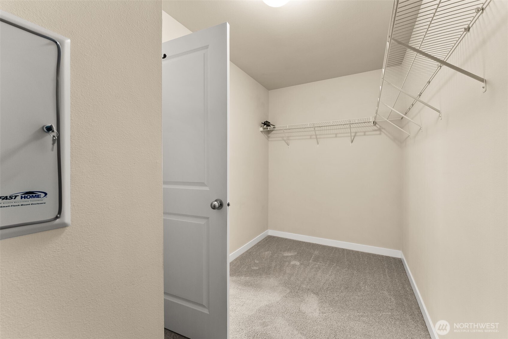 8896 Silverspot Drive Property Photo 16