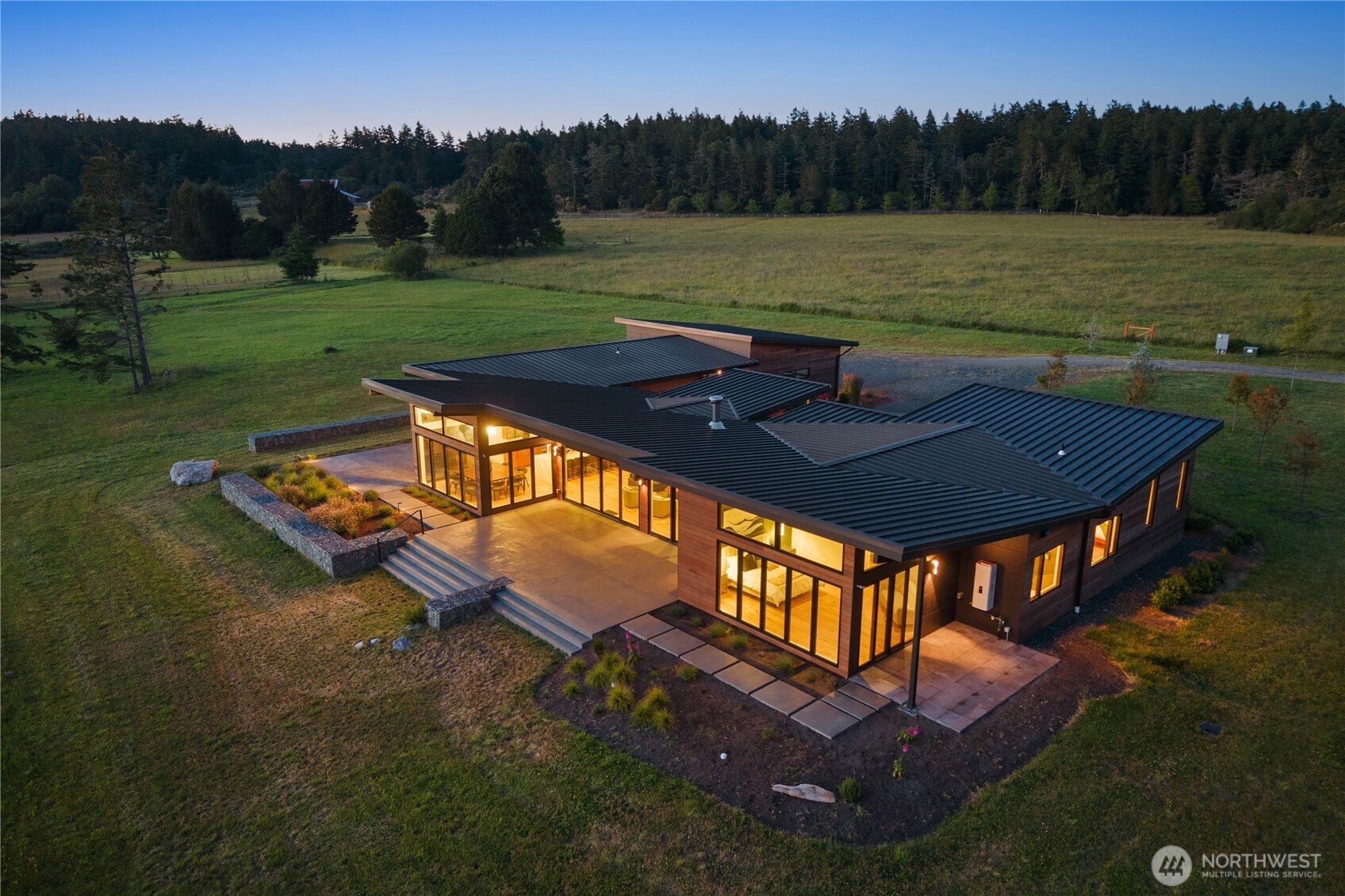 166 Montrose Place Property Photo 2