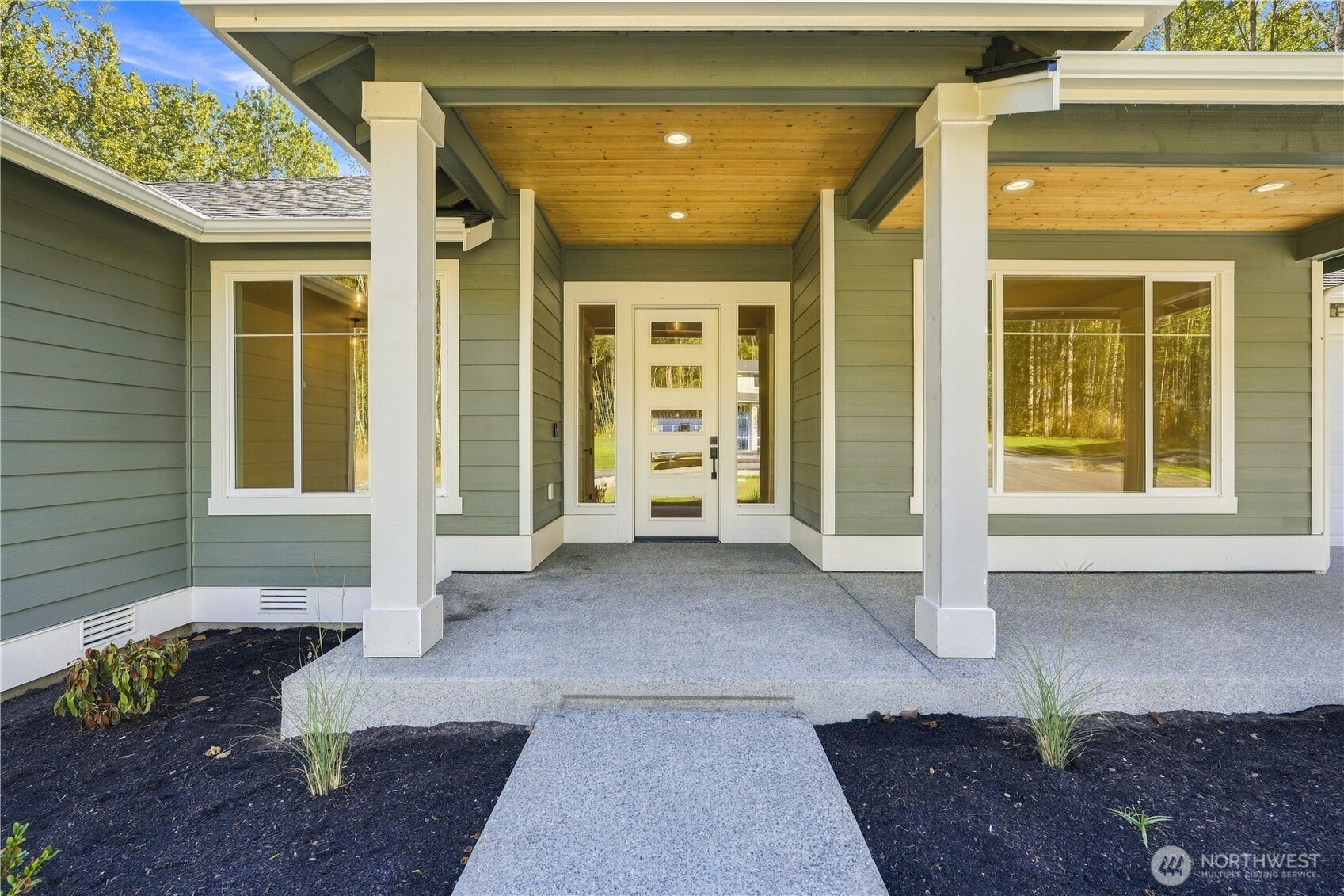 2128 277th Place Property Photo 3