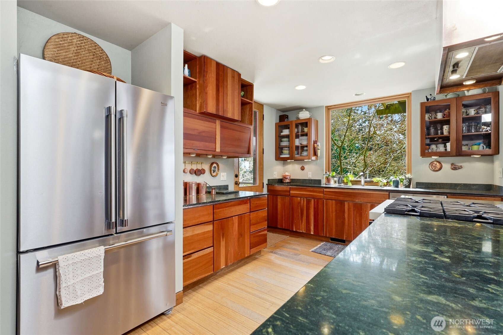 16202 72nd Avenue Property Photo 8