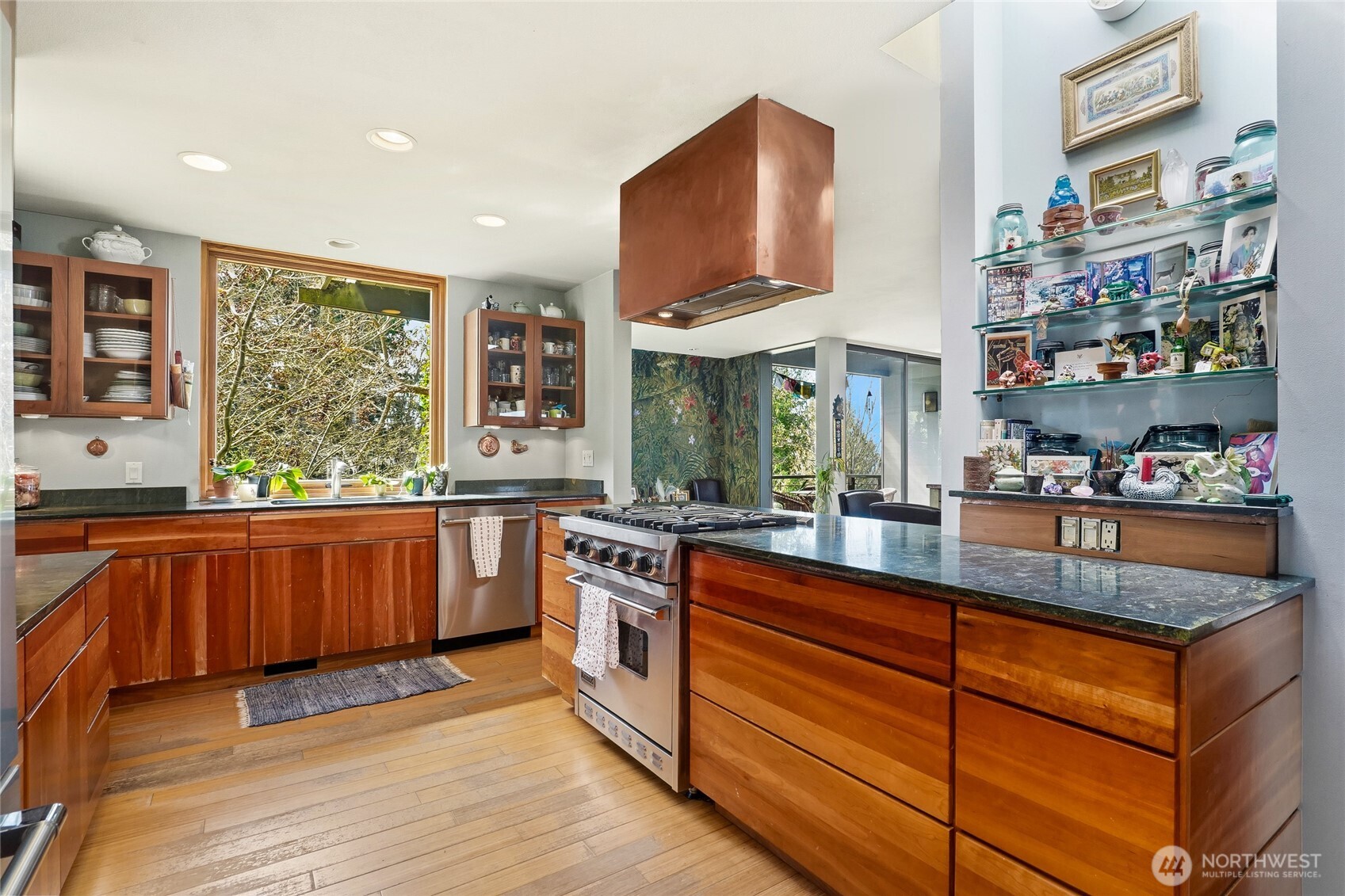 16202 72nd Avenue Property Photo 9