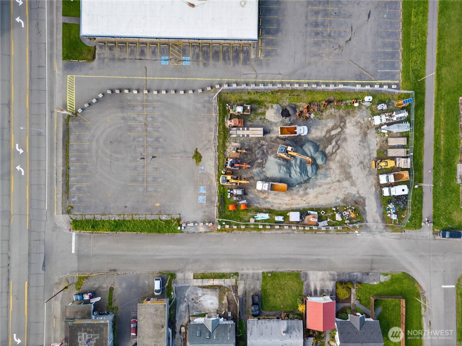 2821 Commercial Avenue Property Photo 6
