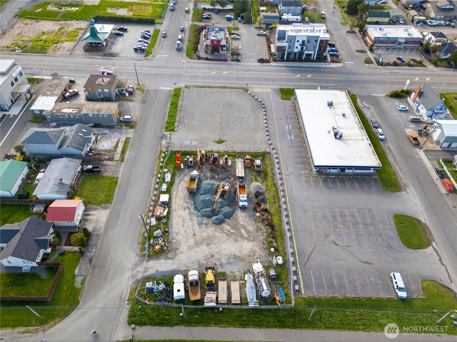 2821 Commercial Avenue Property Photo 7