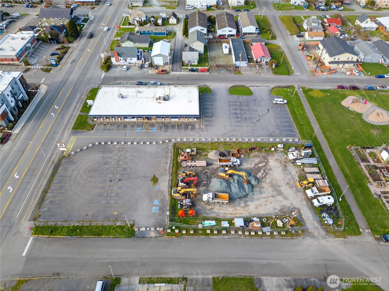2821 Commercial Avenue Property Photo 8