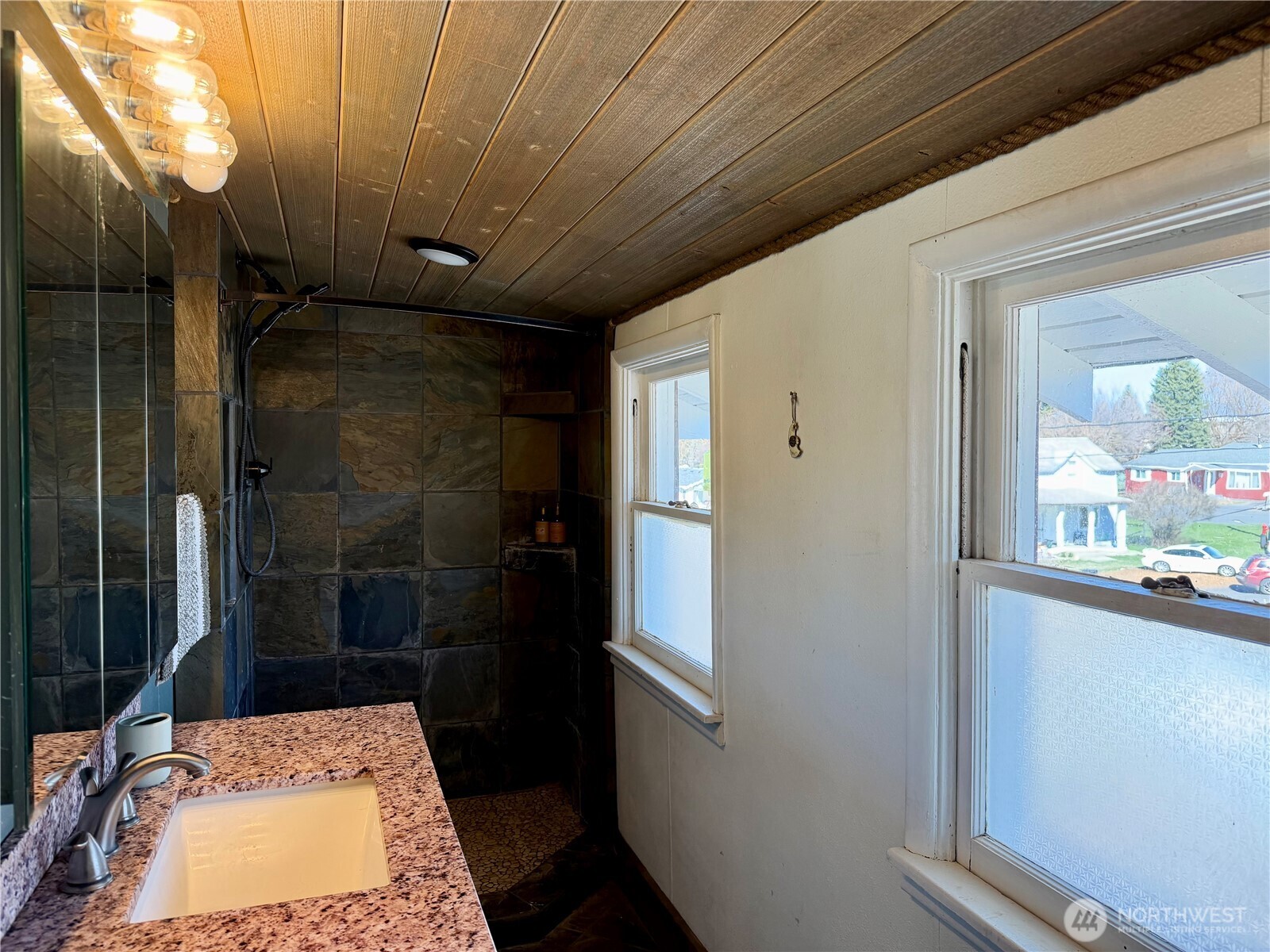 215 Nw Cole Avenue Property Photo 23
