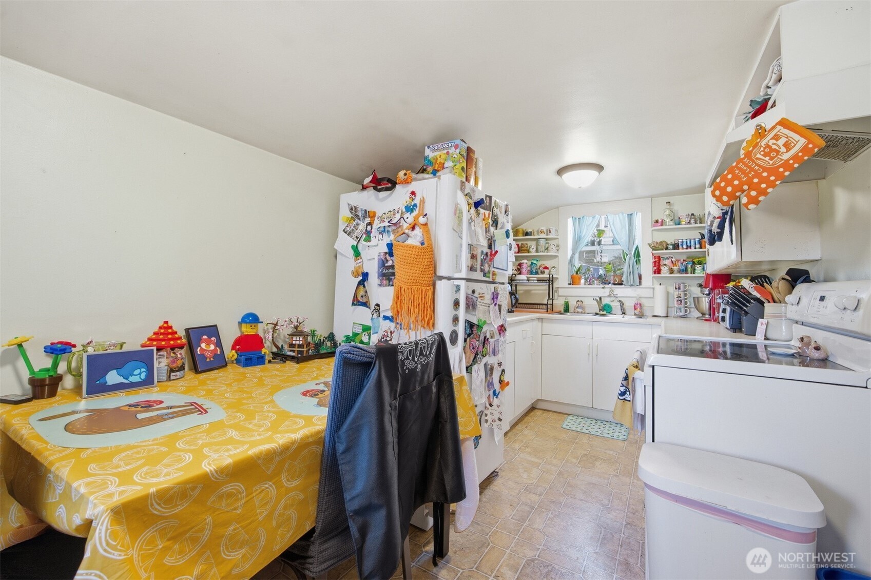 900 N Garden Property Photo 12