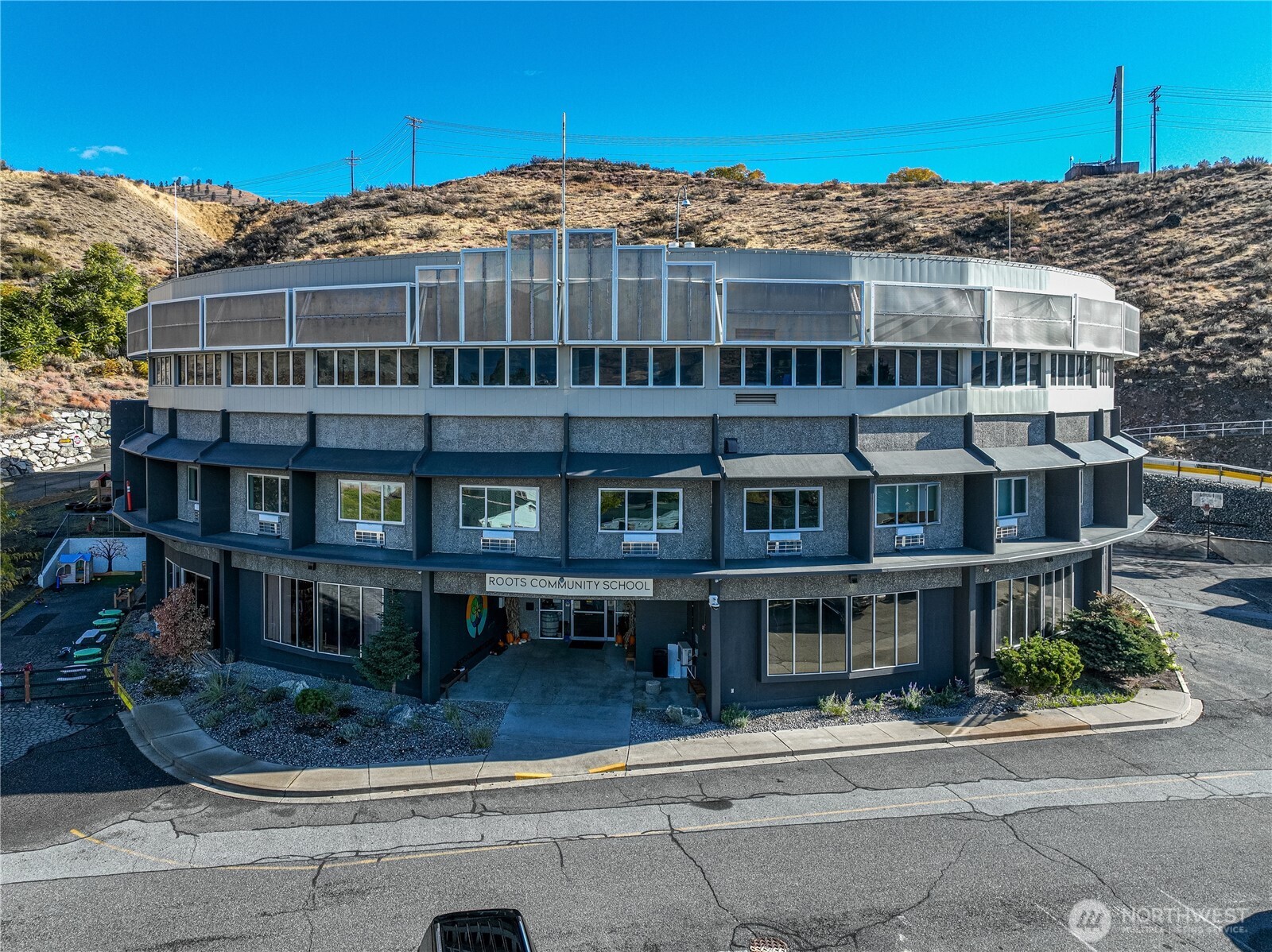 503 E Highland Avenue 218 Property Photo 1