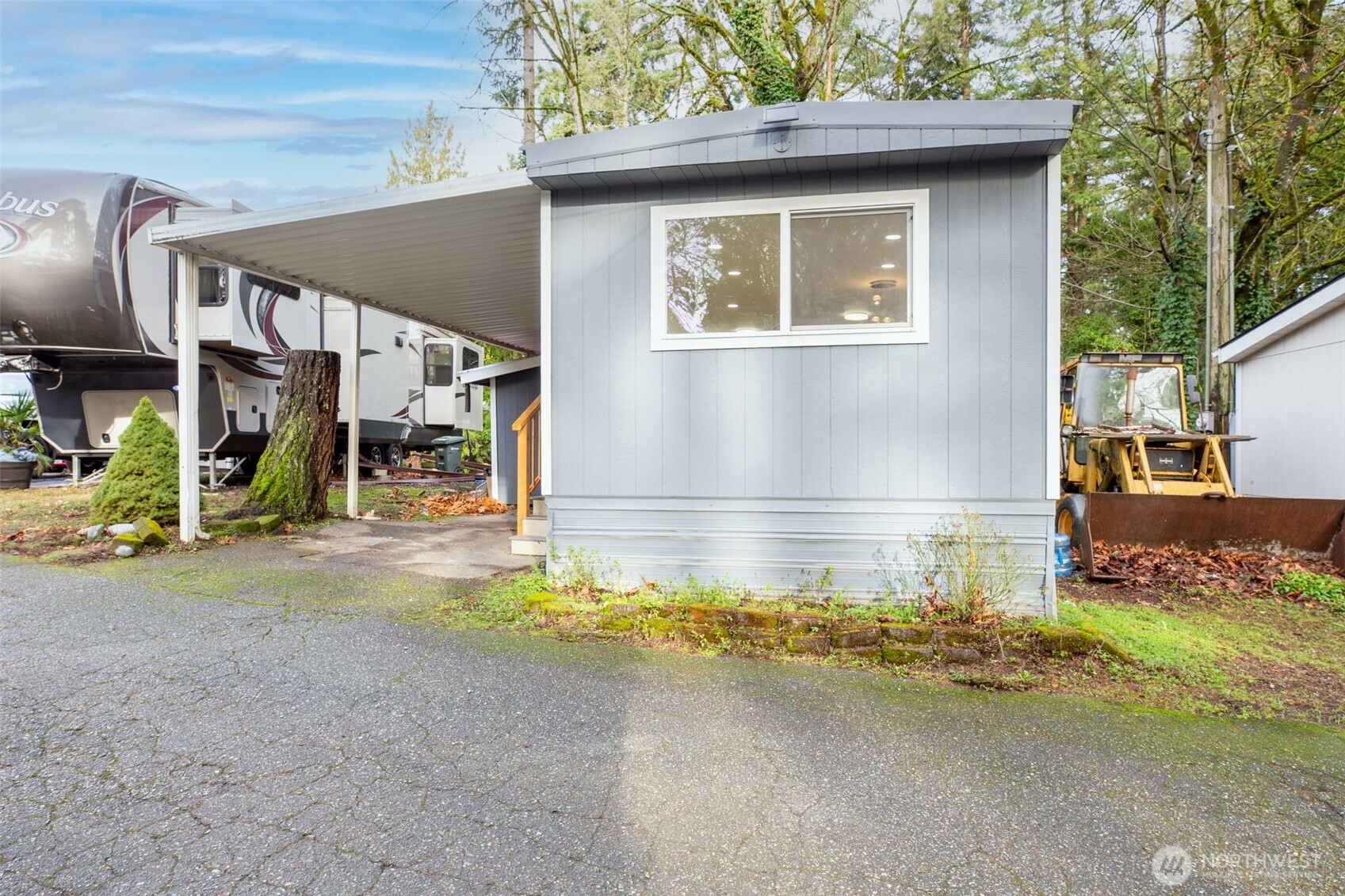 100 228th St 19-b Property Photo 2