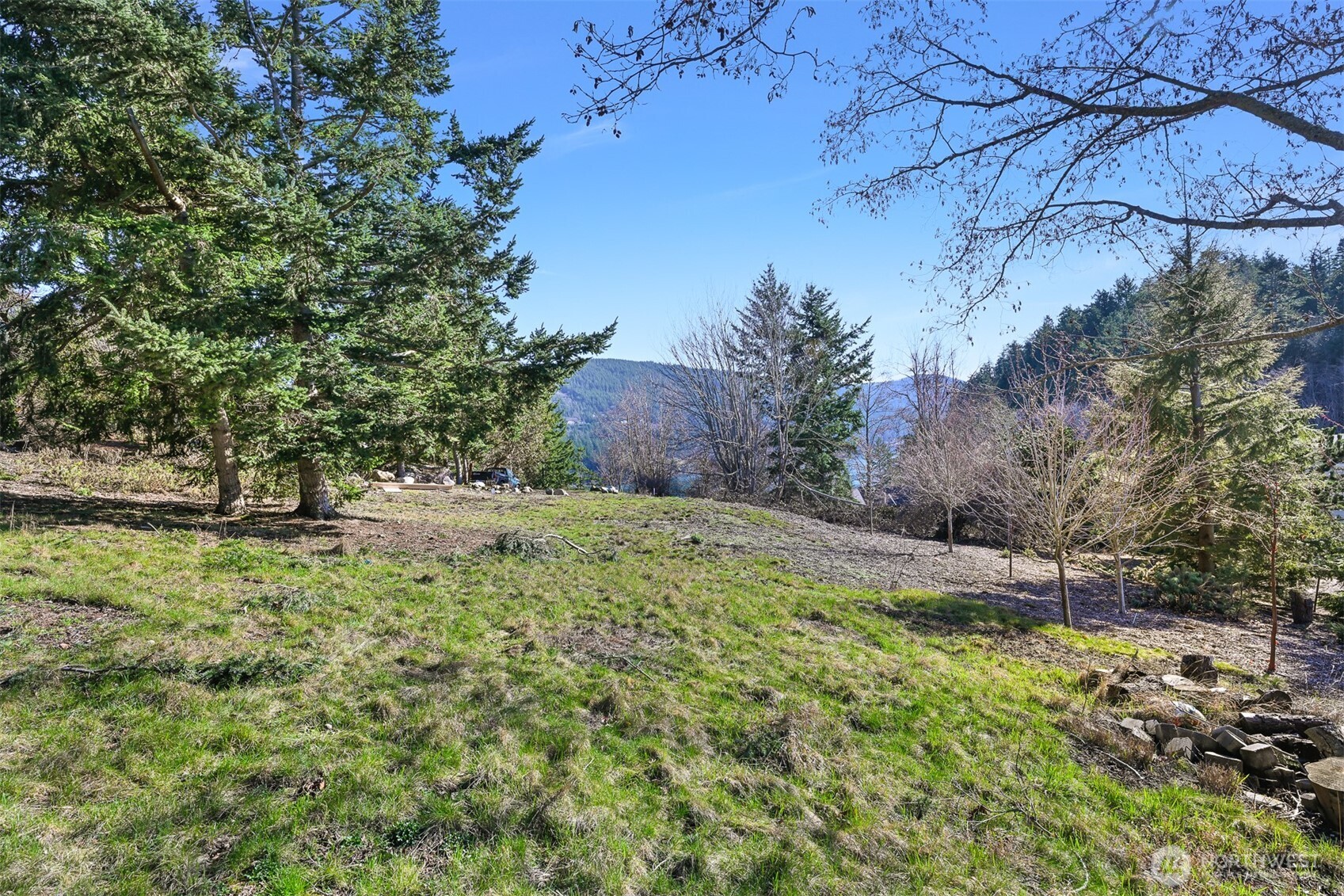 405 Arbutus Place Property Photo 9