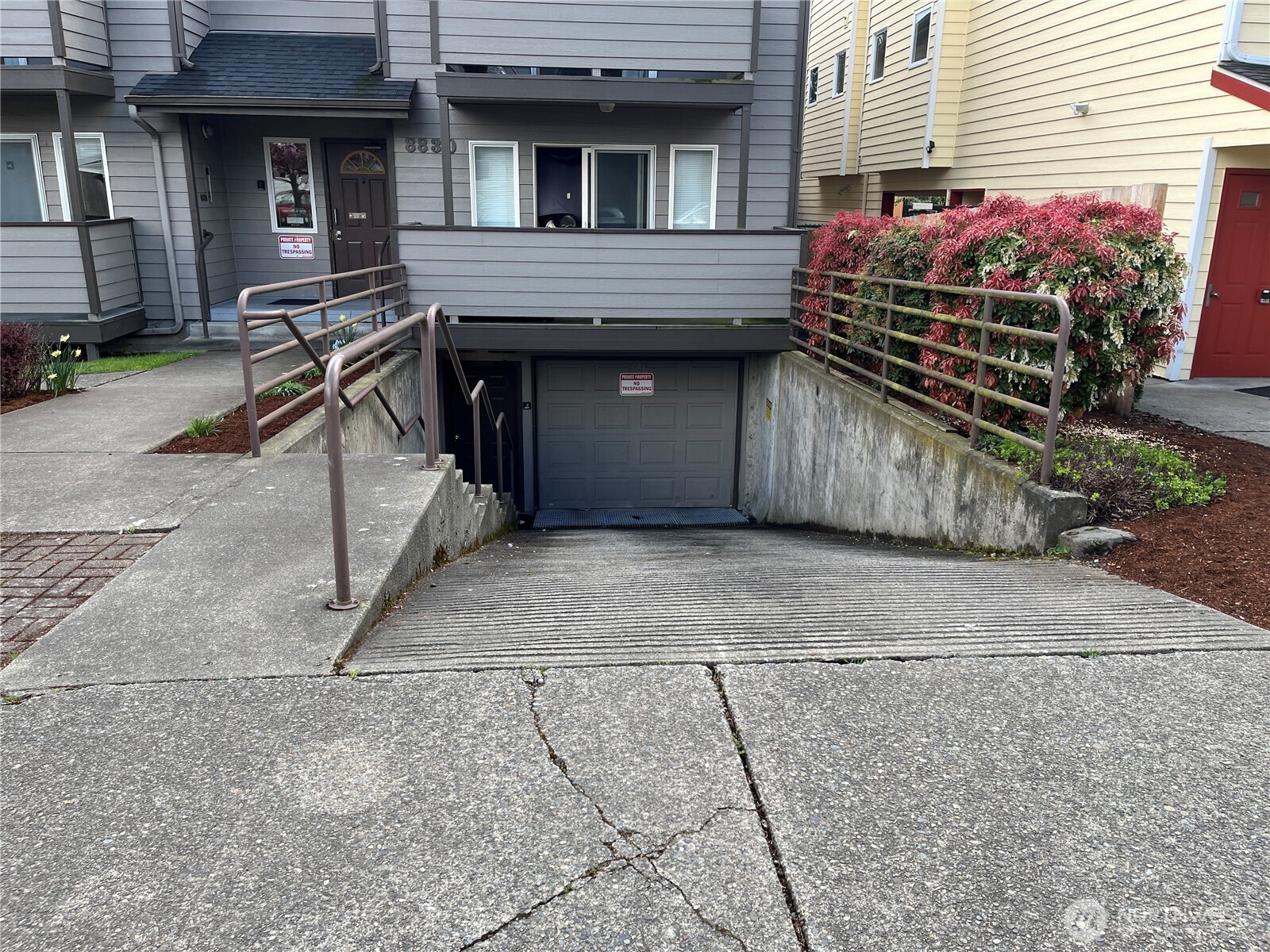8830 Nesbit Avenue Property Photo 4
