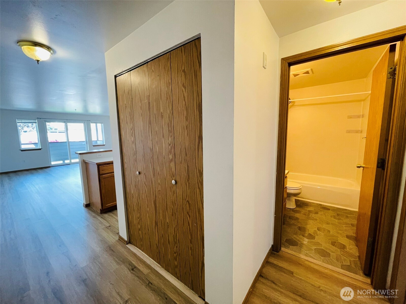 8830 Nesbit Avenue Property Photo 13