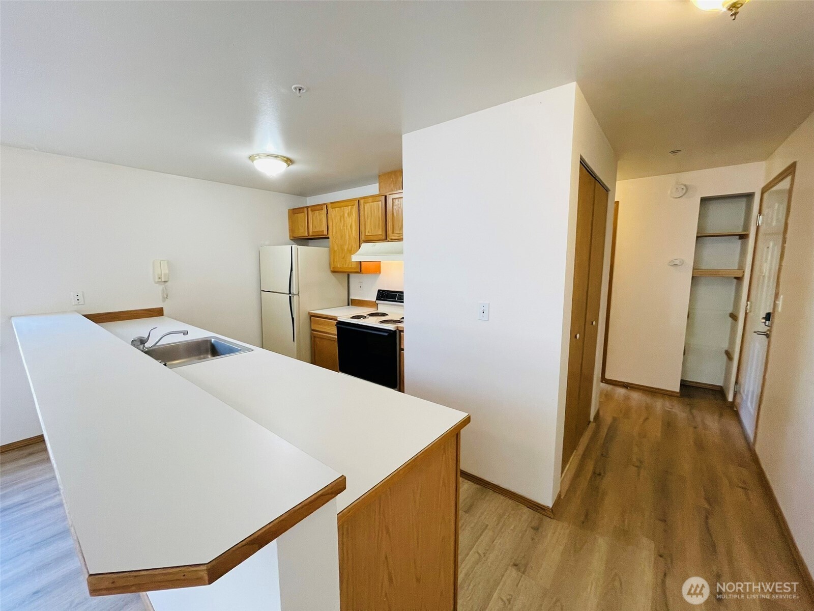 8830 Nesbit Avenue Property Photo 15