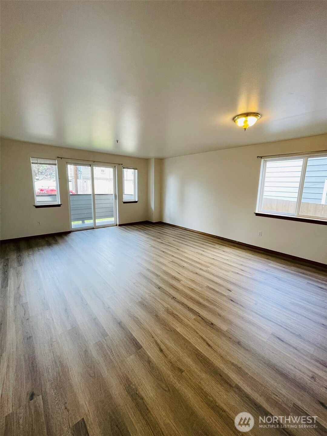 8830 Nesbit Avenue Property Photo 18