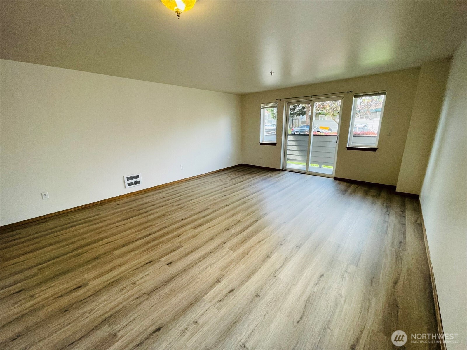 8830 Nesbit Avenue Property Photo 19