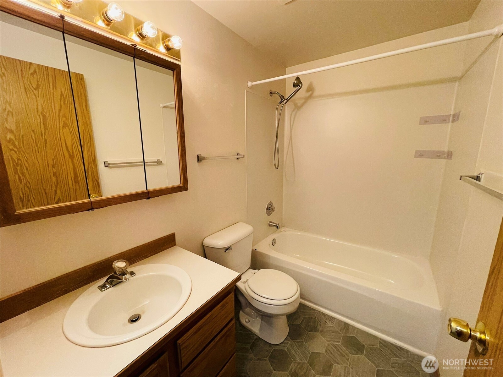 8830 Nesbit Avenue Property Photo 24