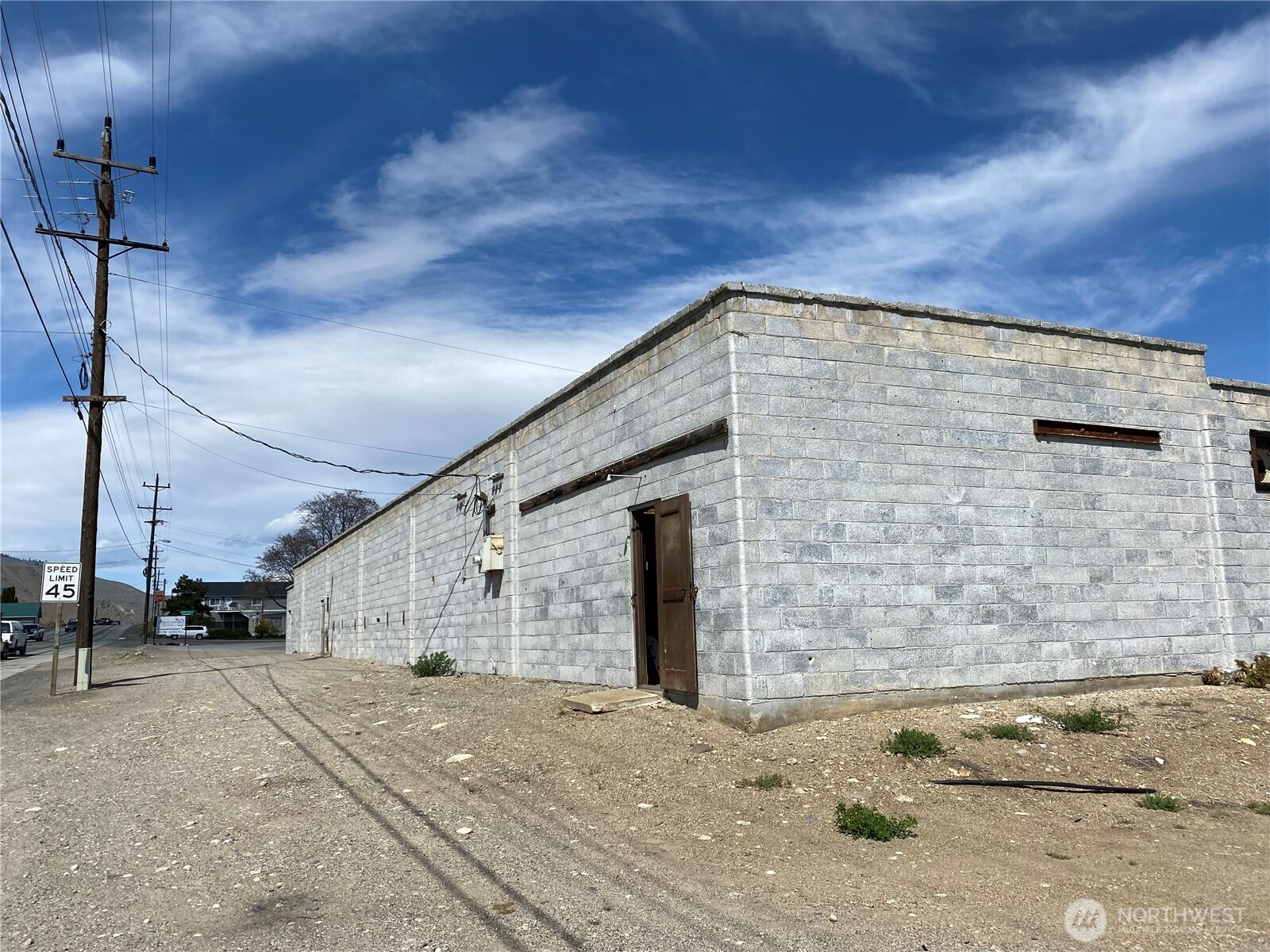 13954 Us 2 Property Photo 1