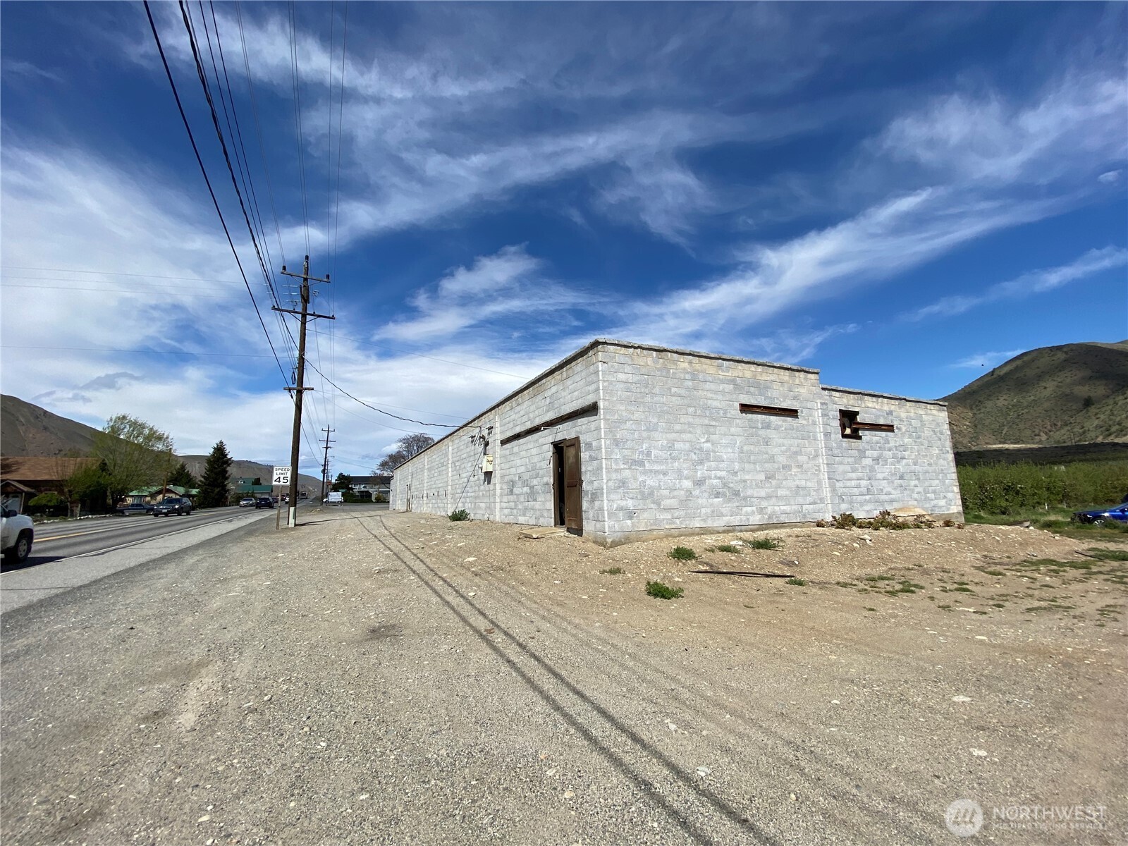 13954 Us 2 Property Photo 2