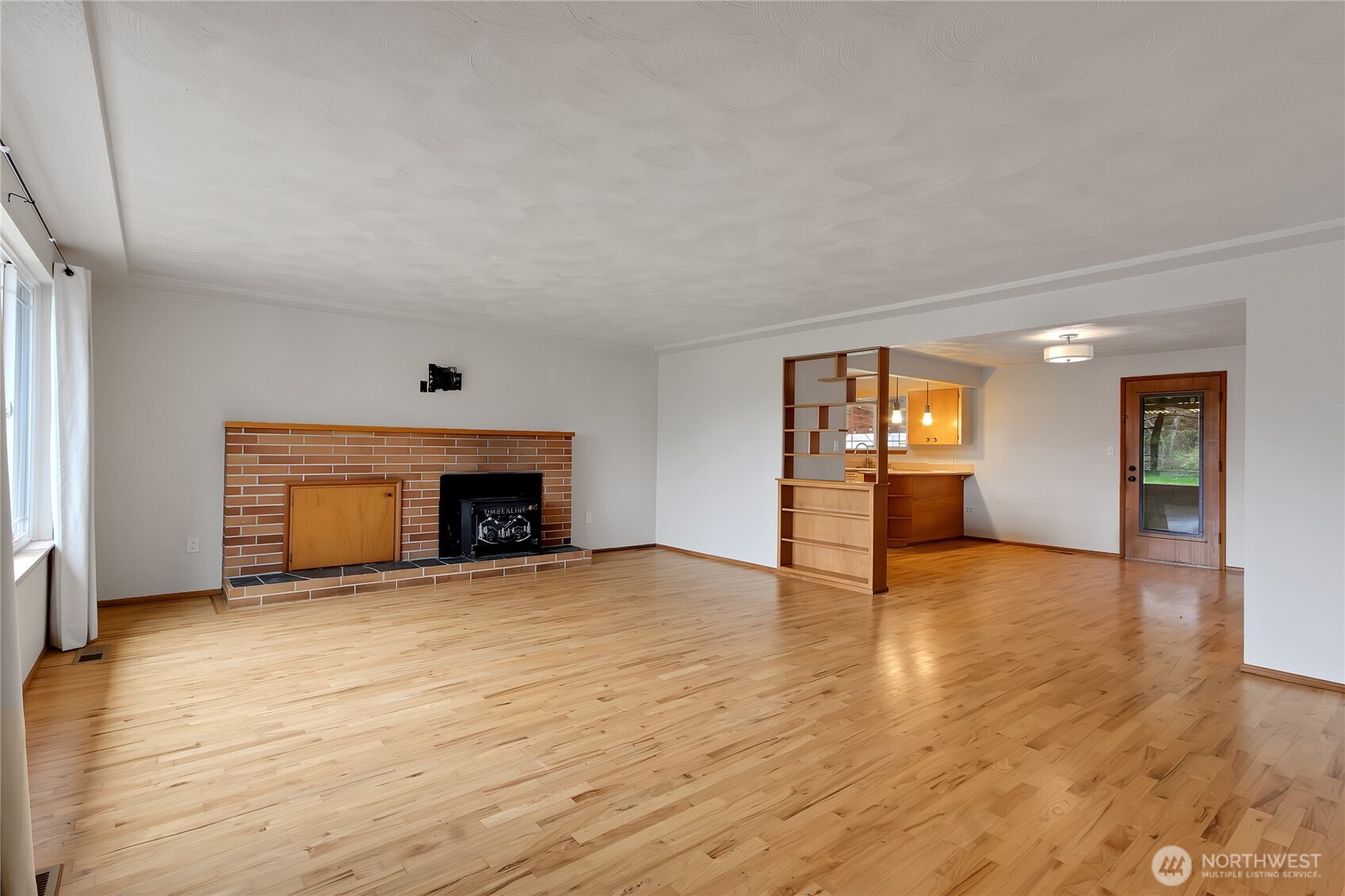 12019 Bingham Avenue Property Photo 4
