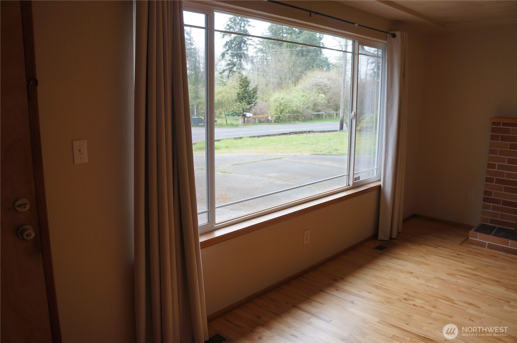 12019 Bingham Avenue Property Photo 7