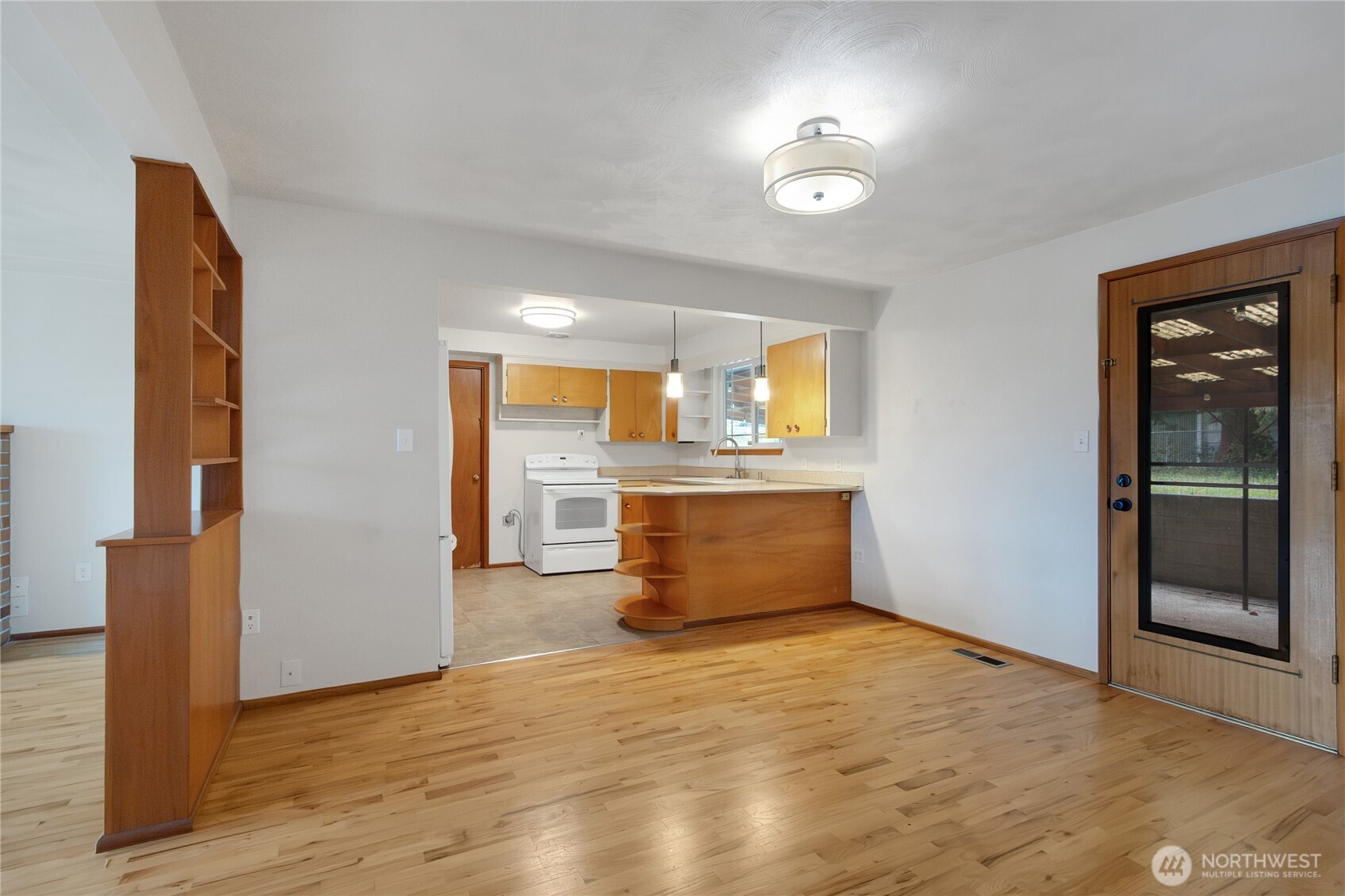 12019 Bingham Avenue Property Photo 14
