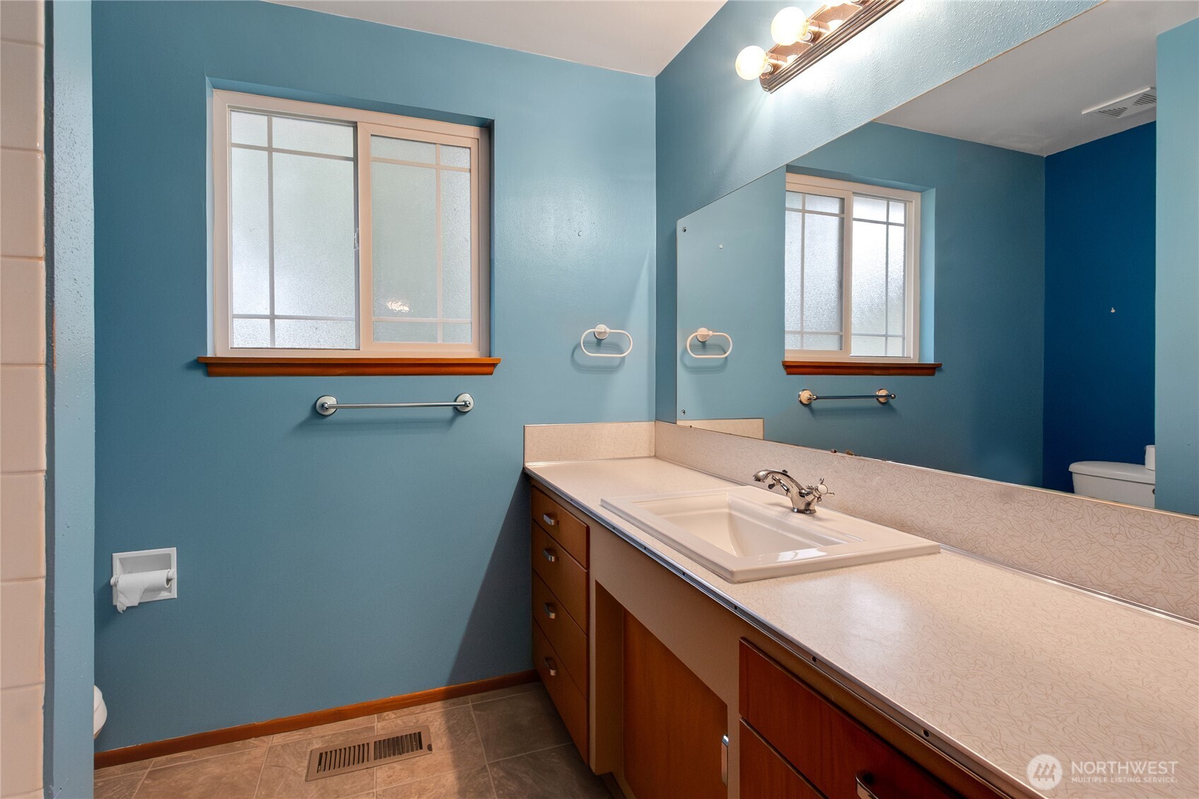 12019 Bingham Avenue Property Photo 18