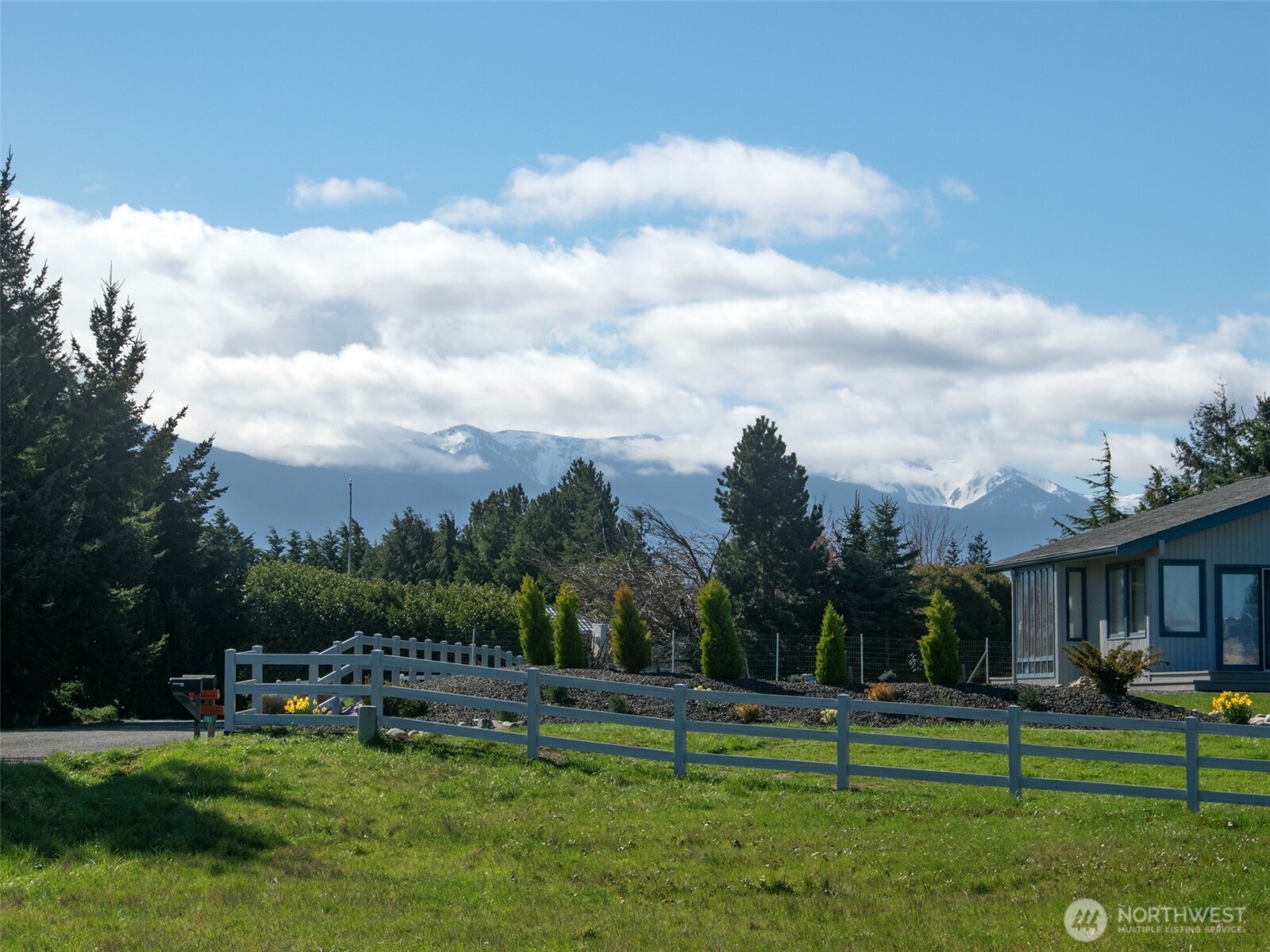 0 Nka Sundial Loop Property Photo 6