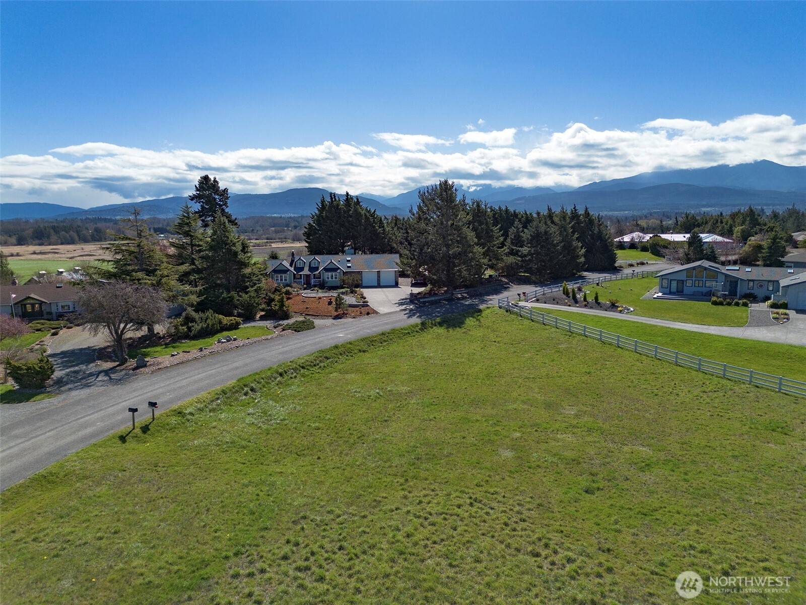 0 Nka Sundial Loop Property Photo 35