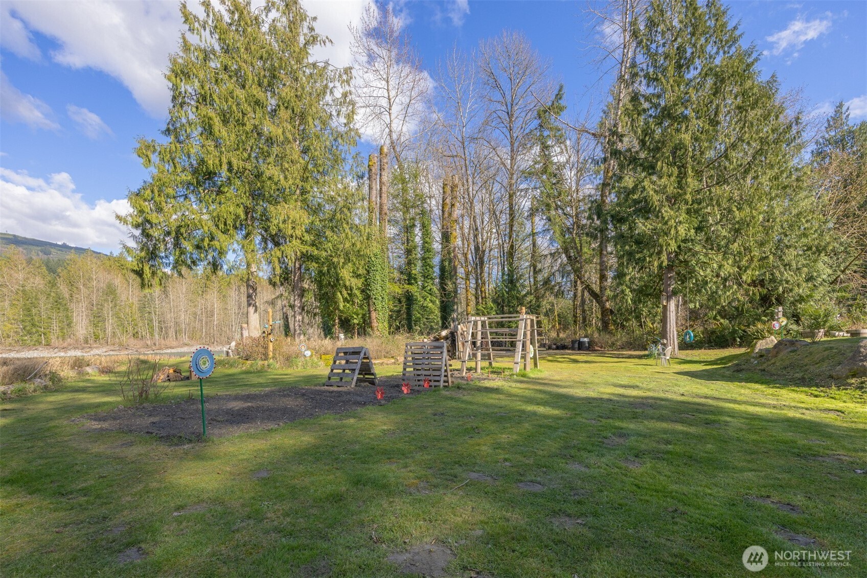 6070 Saxon Road Property Photo 5