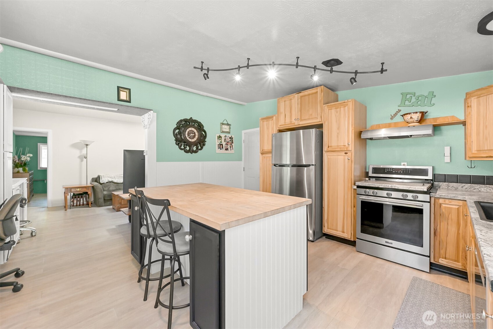 6070 Saxon Road Property Photo 15