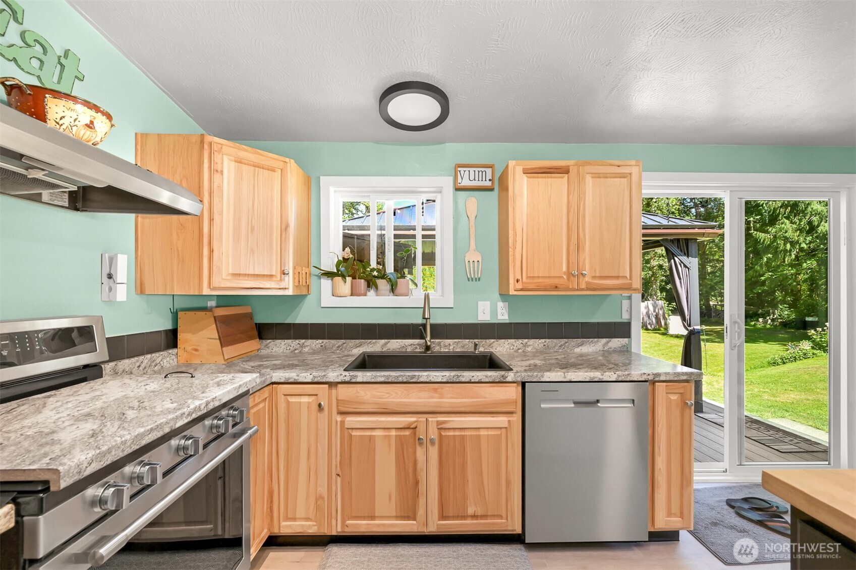 6070 Saxon Road Property Photo 17