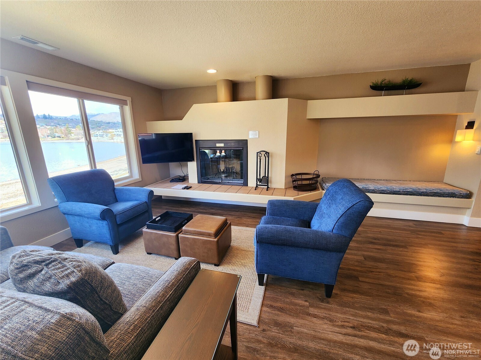 1 Beach 568-c Property Photo 6