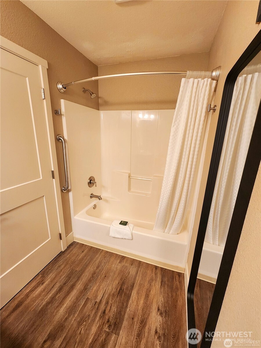 1 Beach 568-c Property Photo 13