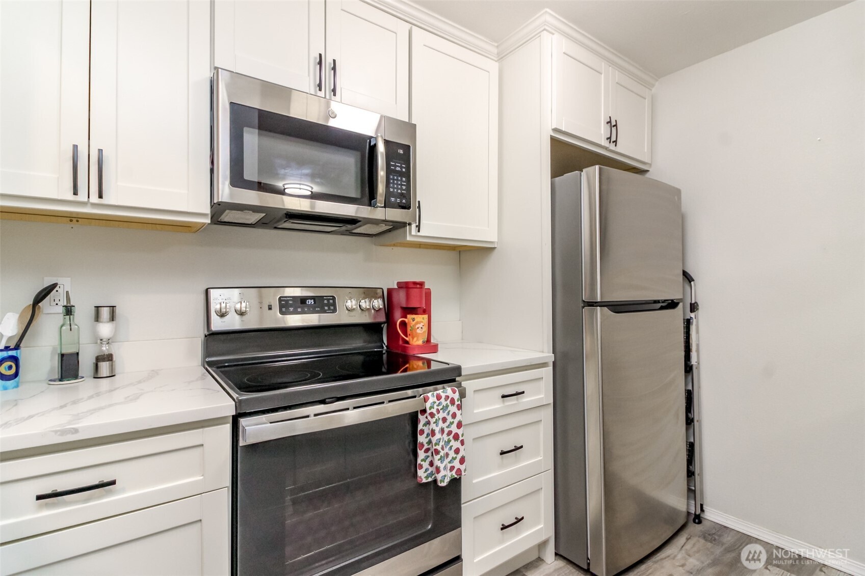 527 S 323rd Place 18b Property Photo 12
