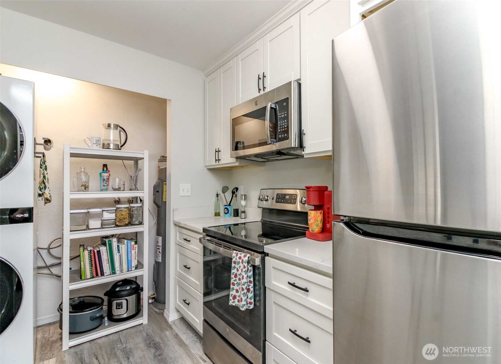 527 S 323rd Place 18b Property Photo 13