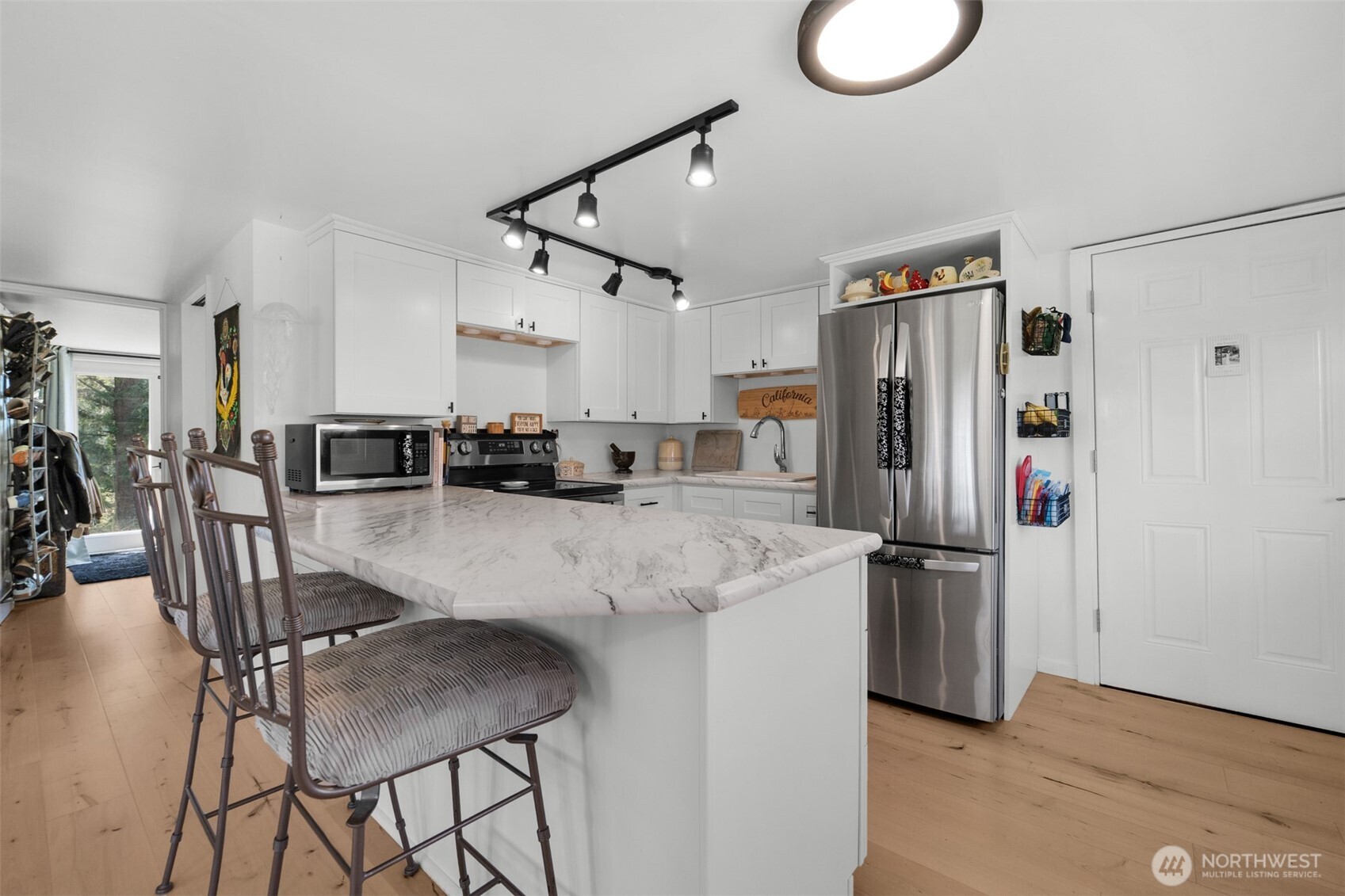 21 2nd Street Property Photo 12
