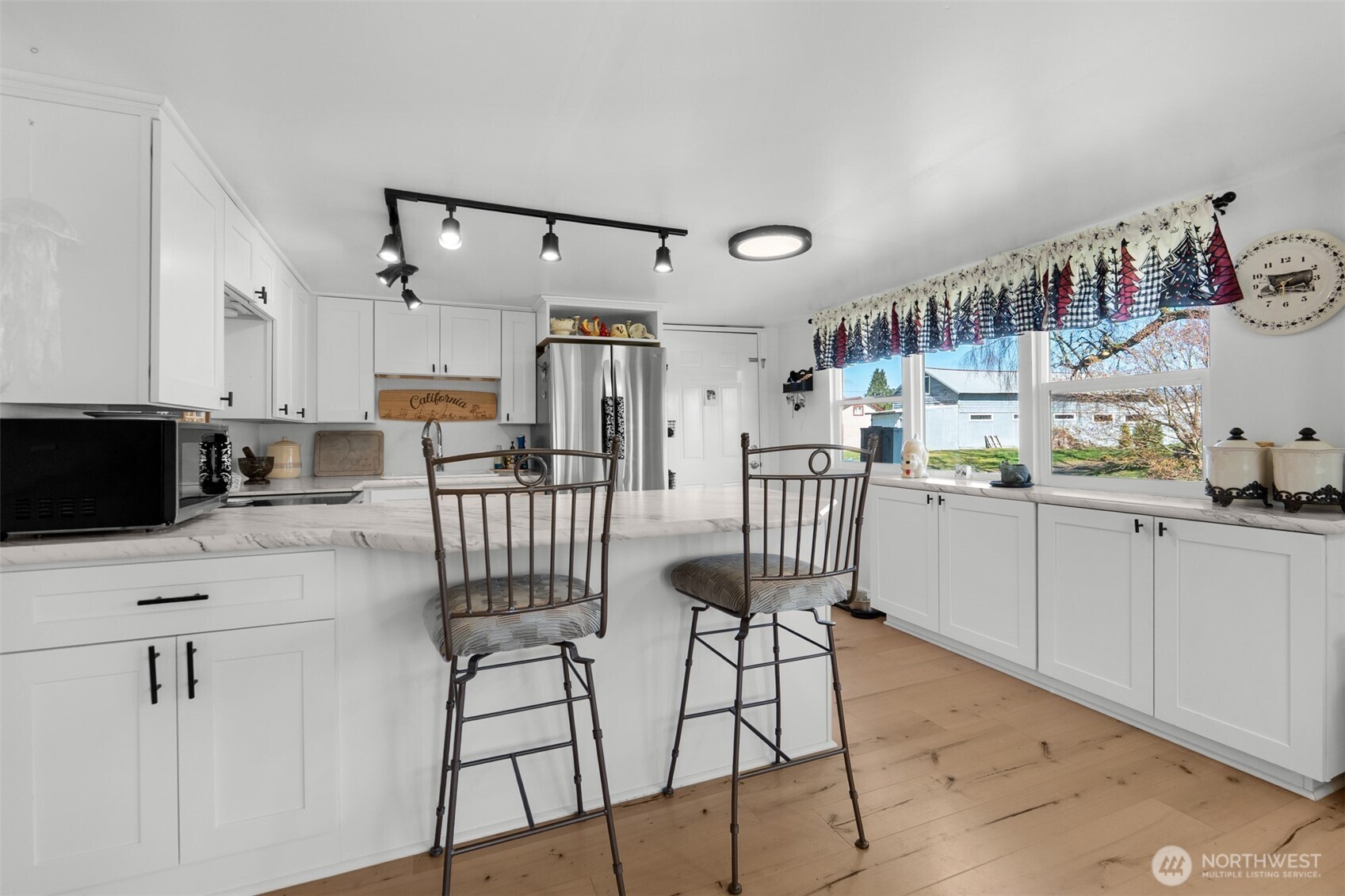 21 2nd Street Property Photo 14