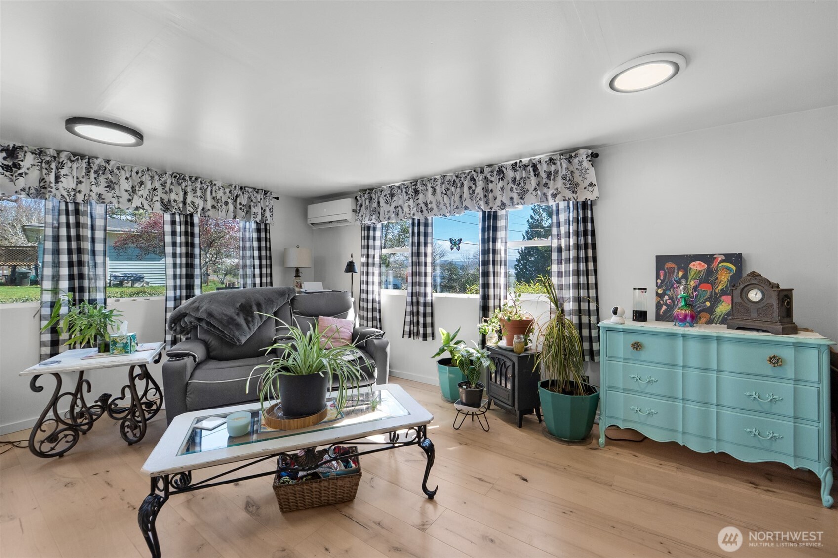 21 2nd Street Property Photo 16