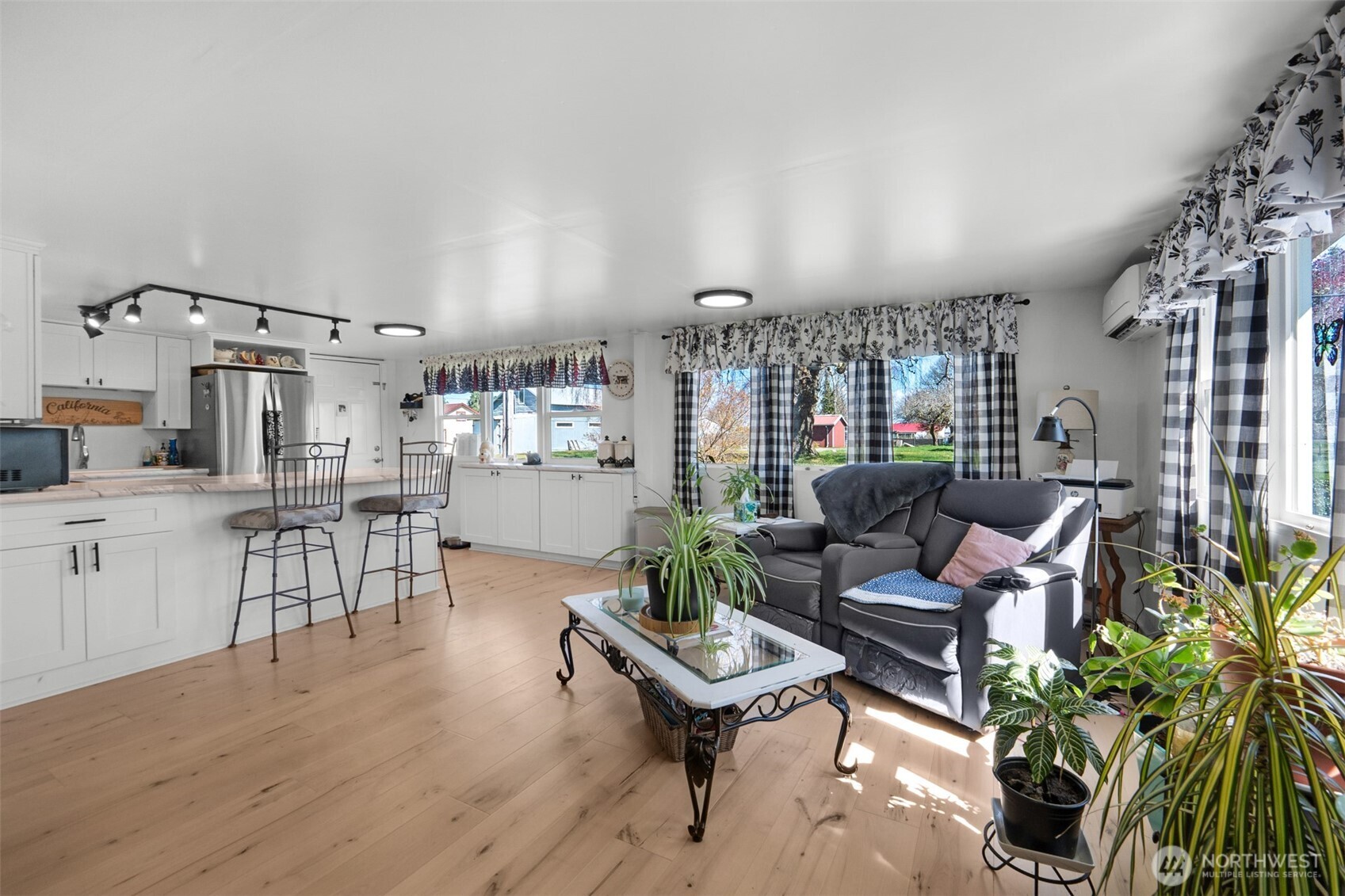 21 2nd Street Property Photo 17
