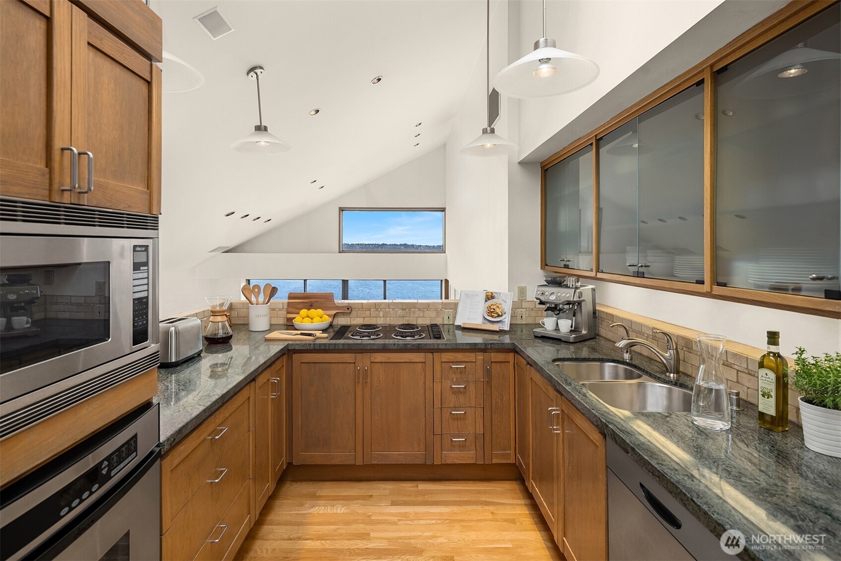 2021 1st Avenue F20 Property Photo 5