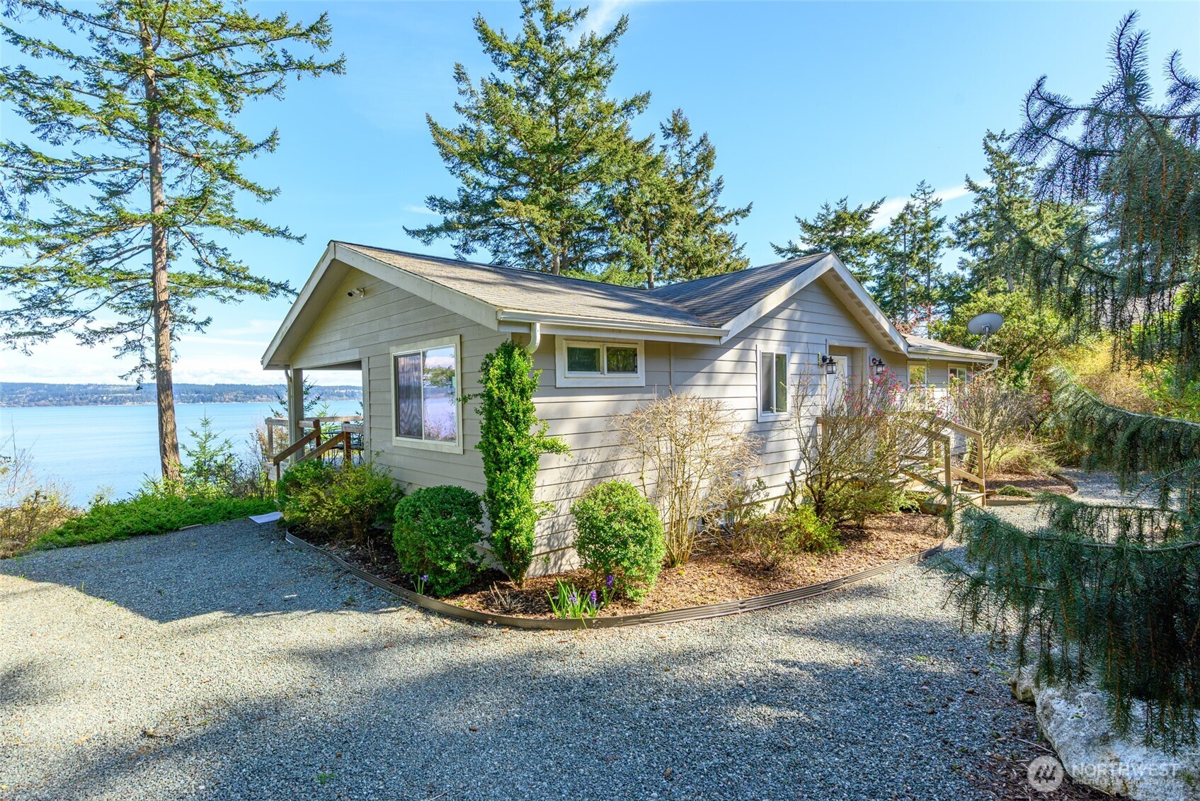 215 S Harrington Lagoon Road Property Photo 1