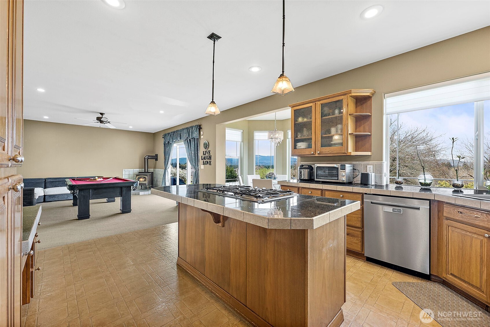 12137 Dream Street Property Photo 8